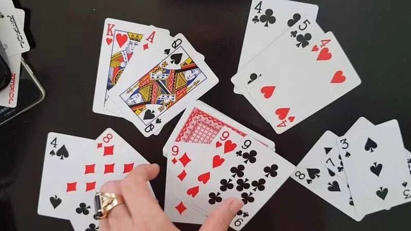 Các bộ bài đặc biệt trong Liêng từ cao xuống thấp