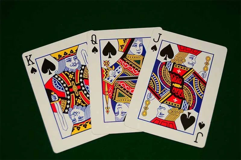 Giải đáp thắc mắc: Liêng hay Sáp to hơn?