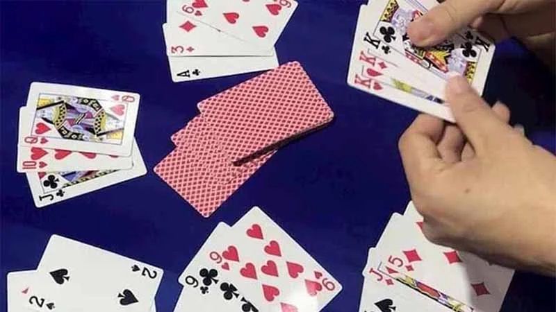 Cách so sánh chi tiết trong từng bộ bài